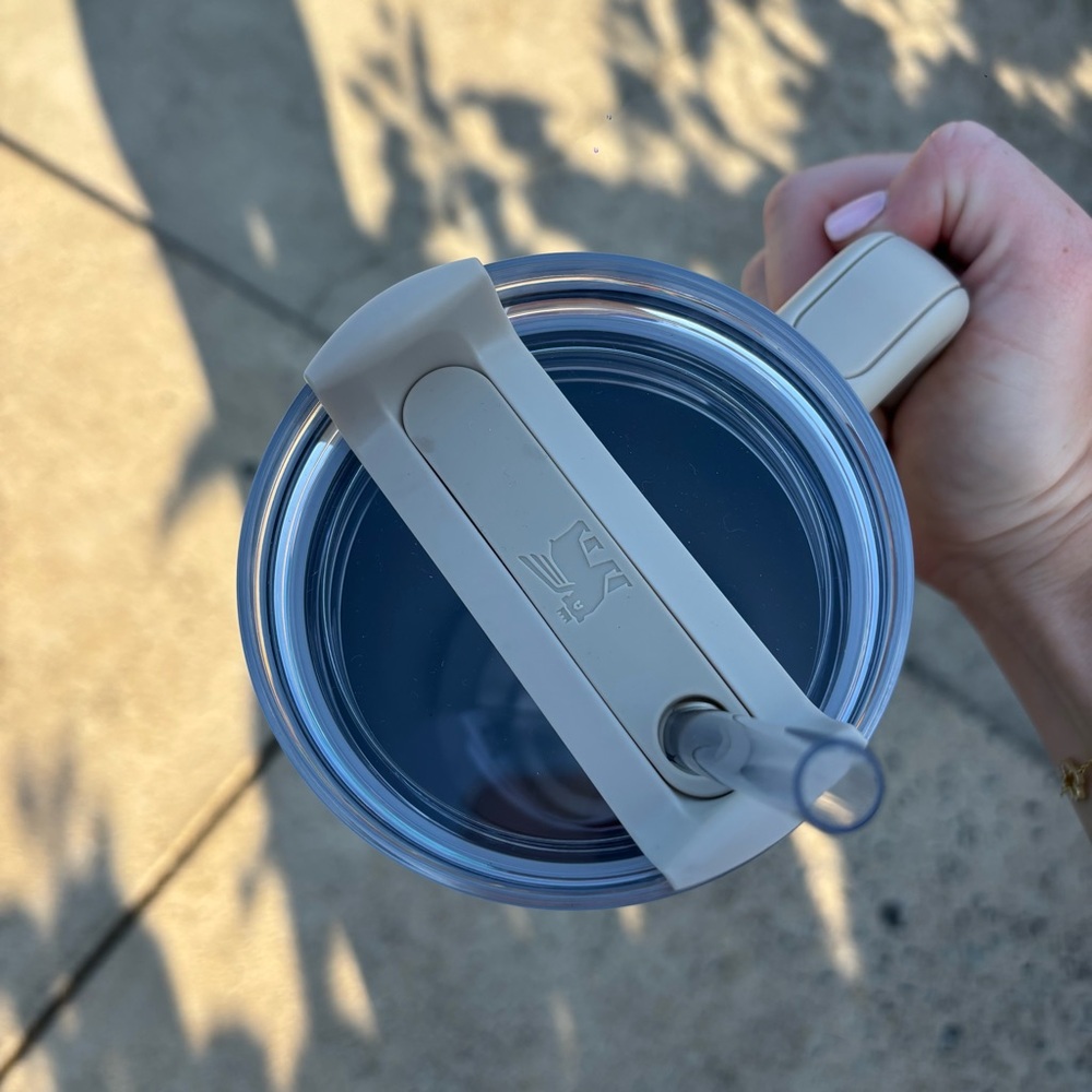 New Stanley 40oz Tumbler - Picture 4 of 7